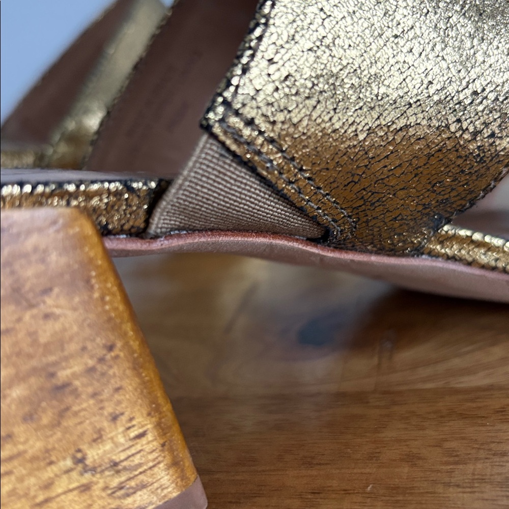 Bernardo Y2K Bri Metallic Gold Crackle Leather Slide Sandals Chunky Heel - Picture 6 of 10